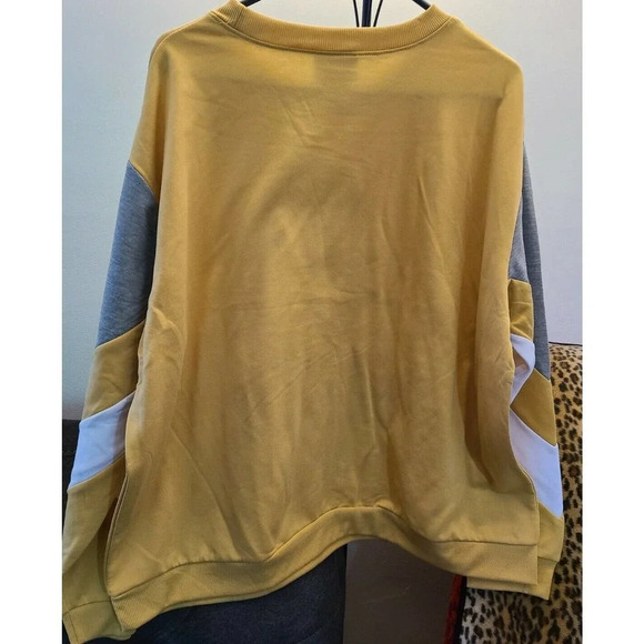New Women’s Junior Fit Tweety Bird Sweatshirt Size Medium (7/9) Yellow (K) - Picture 2 of 3